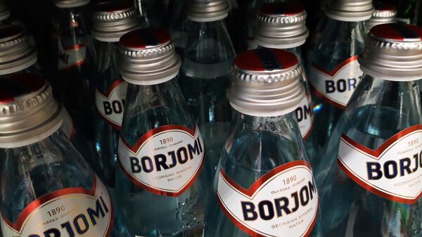 Borjomi mineral suyu, arxiv şəkli - Sputnik Azərbaycan