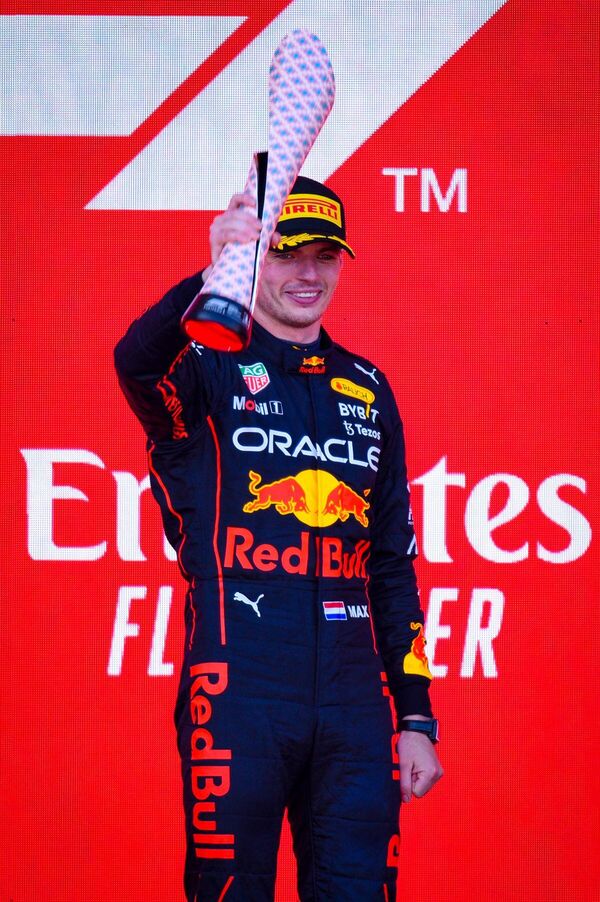 Победителем очередного, шестого по счету бакинского этапа Ф1 стал действующий чемпион мира и лидер общего зачета этого сезона Макс Ферстаппен из команды Red Bull. - Sputnik Азербайджан