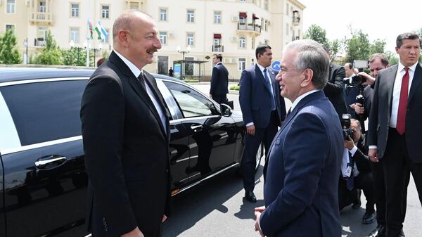 Президент Азербайджана Ильхам Алиев прибыл с государственным визитом в Узбекистан - Sputnik Азербайджан