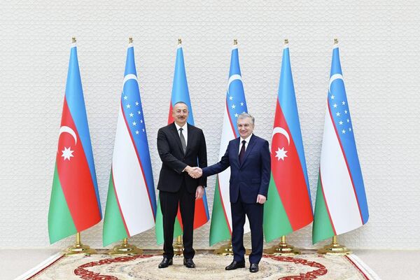 Президент Азербайджана Ильхам Алиев и президент Узбекистана Шавкат Мирзиёев - Sputnik Азербайджан