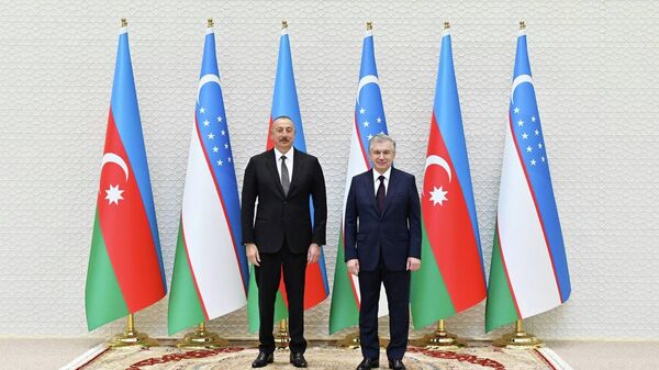 Azərbaycan Prezidenti İlham Əliyev və Özbəkistan Prezidenti Şavkat Mirziyoyev - Sputnik Azərbaycan