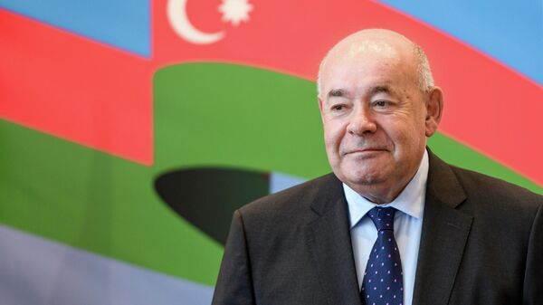 Специальный представителей президента РФ по международному культурному сотрудничеству Михаил Швыдкой в Баку - Sputnik Азербайджан