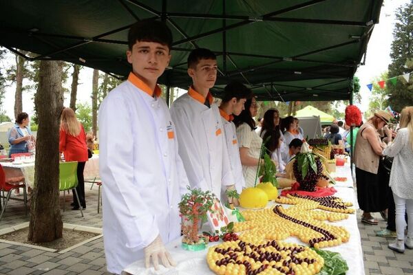 Фестиваль вишни и черешни в городе Хачмаз - Sputnik Азербайджан