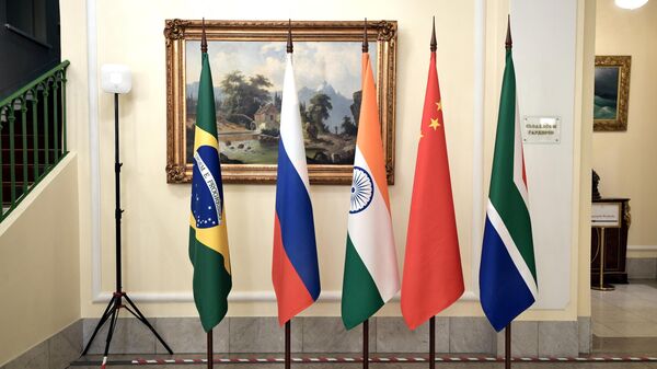 Флаги Бразилии, России, Индии, Китая и ЮАР - Sputnik Азербайджан