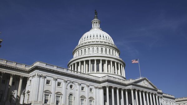 Купол Капитолия - здание конгресса США в Вашингтоне, архивное фото - Sputnik Азербайджан