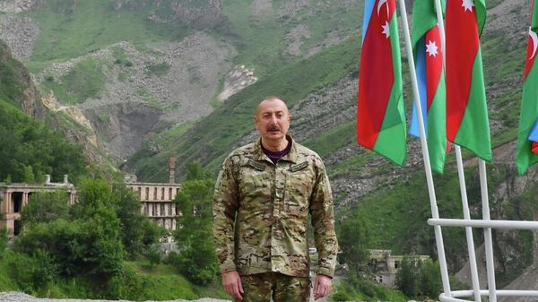 Поездка Ильхама Алиева в Гёйгёльский, Кельбаджарский и Лачинский районы - Sputnik Азербайджан