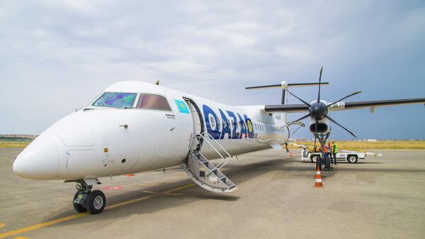 Самолет Qazaq Air канадского производства De-Havilland Dash 8-Q400 - Sputnik Азербайджан