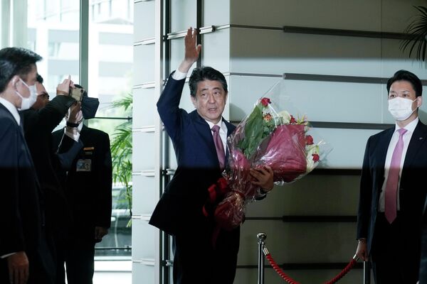 Премьер-министр Японии Синдзо Абэ в Токио. - Sputnik Азербайджан