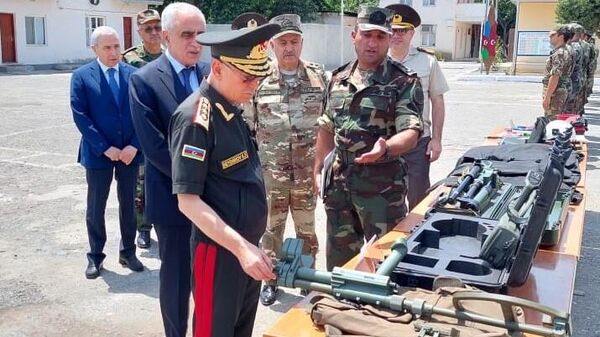 Кямаледдин Гейдаров посетил новосозданный механизированный полк службы спасения особого риска МЧС в Барде - Sputnik Азербайджан