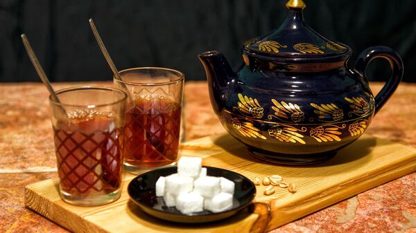 Чай и кубики сахара, фото из архива - Sputnik Азербайджан