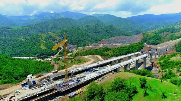 Əhmədbəyli-Füzuli-Şuşa avtomobil yolunda viaduklar belə inşa edilir - Sputnik Azərbaycan