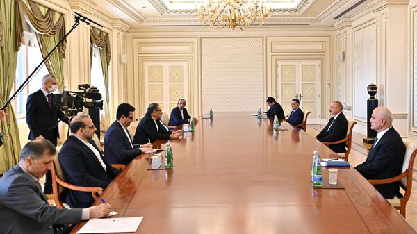 Президент Алиев принял секретаря Высшего совета нацбезопасности ИРИ - Sputnik Азербайджан