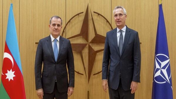 Находящийся с визитом в Брюсселе министр иностранных дел Азербайджанской Республики Джейхун Байрамов был принят генеральным секретарем Североатлантического альянса (НАТО) Йенсом Столтенбергом - Sputnik Азербайджан