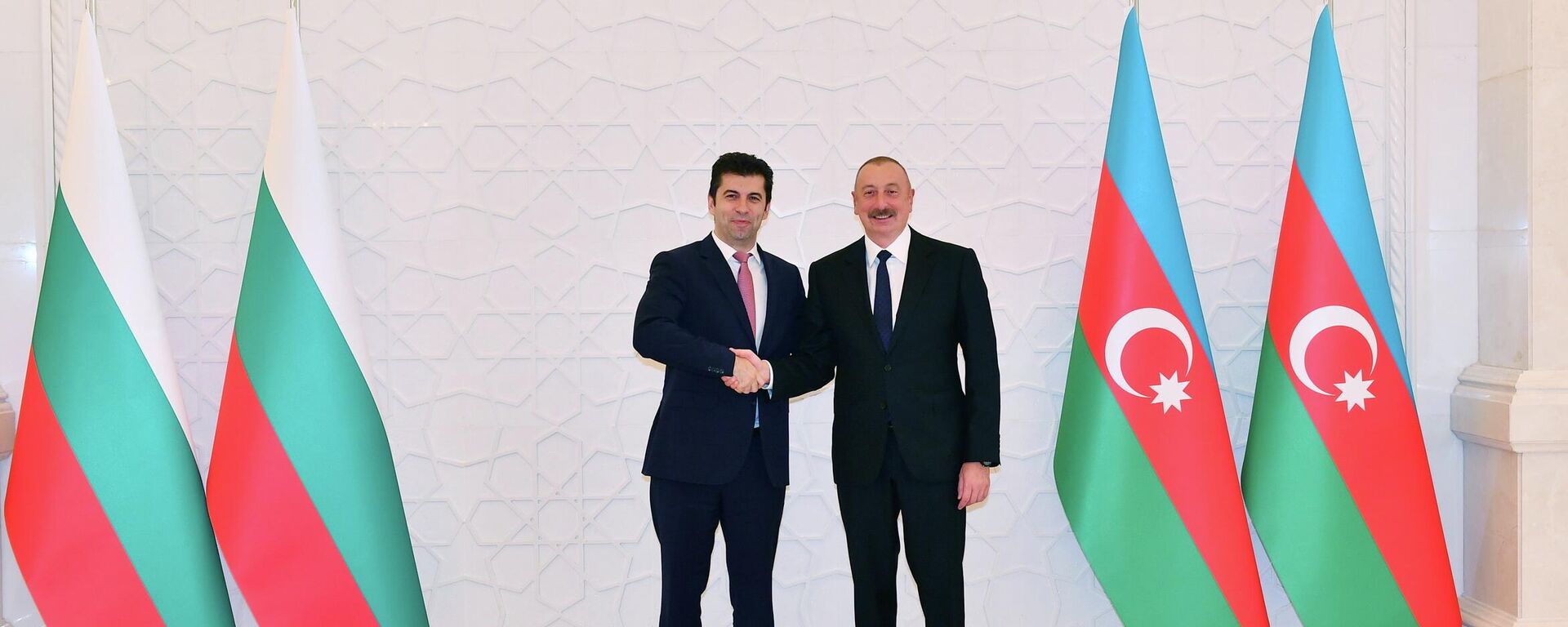 Президент Азербайджана принял премьер-министра Болгарии - Sputnik Азербайджан, 1920, 21.07.2022