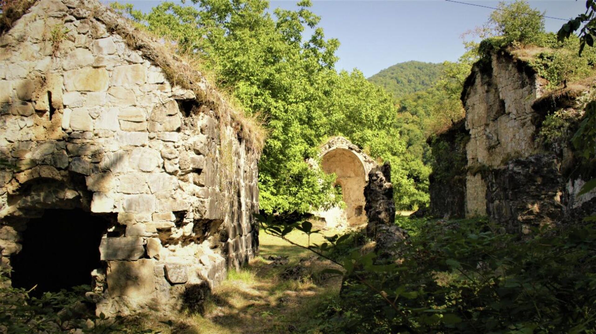 Yeddi kilsə monastır kompleksi  - Sputnik Azərbaycan, 1920, 07.08.2022