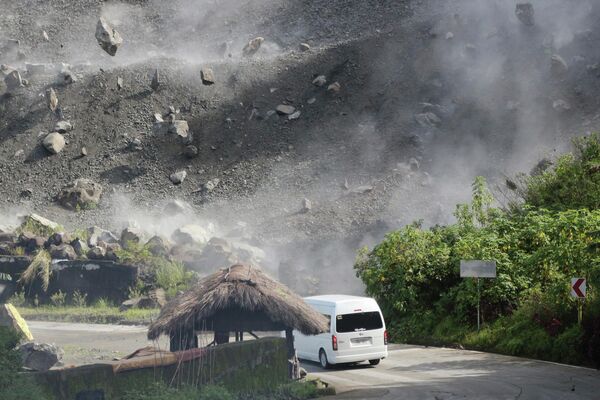 Камнепад в результате землетрясения на Филиппинах. - Sputnik Азербайджан