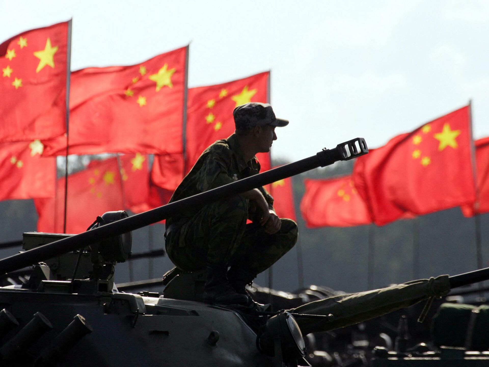 Китай заявляет что готов к прямому военному. Военное сотрудничество Китая. Армия Китая и России. Армия РФ И КНР. Военные России и Китая.