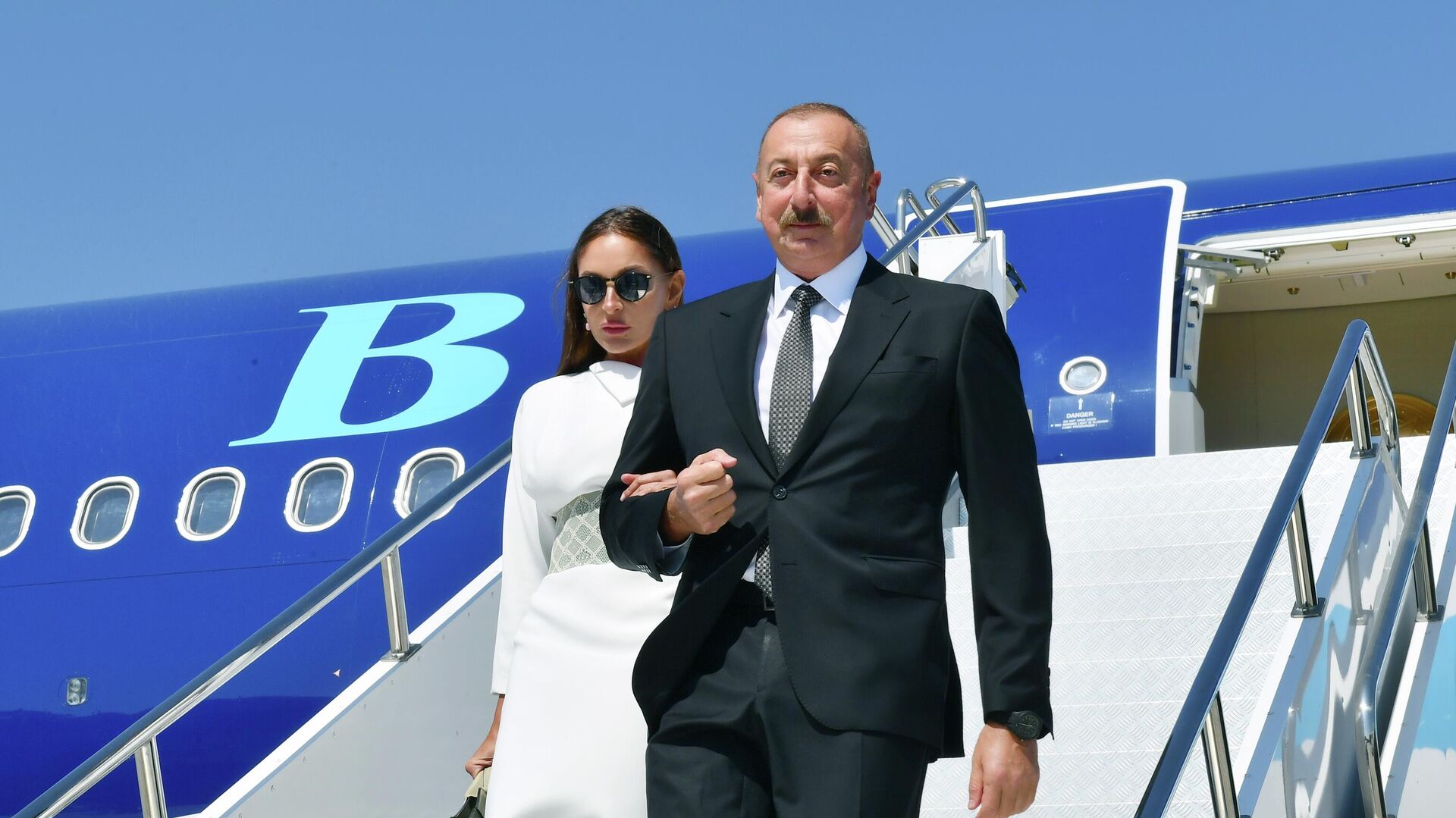 Президент Азербайджана Ильхам Алиев и первая леди Мехрибан Алиева прибыли в Турцию - Sputnik Азербайджан, 1920, 09.08.2022