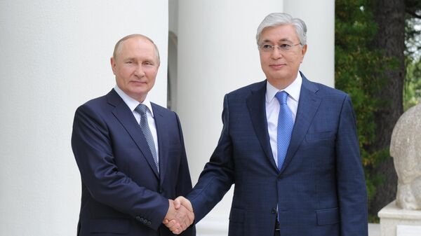 Vladimir Putin və Kasım-Jomart Tokayev - Sputnik Azərbaycan