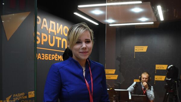 Журналистка, политолог Дарья Платонова (Дугина) в студии радио Sputnik на Петербургском международном экономическом форуме - 2022. - Sputnik Азербайджан