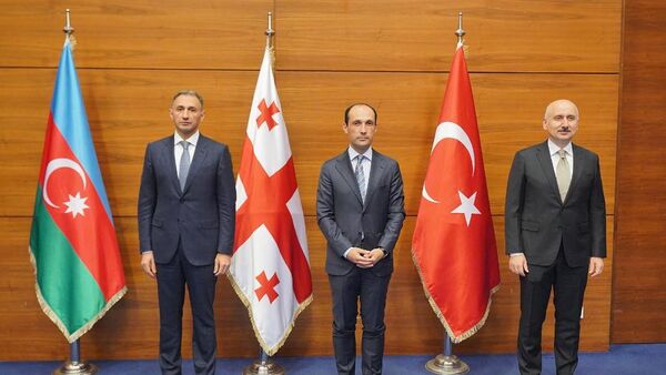 Встреча министров, ответственных за транспортный сектор Азербайджана, Турции и Грузии  - Sputnik Азербайджан