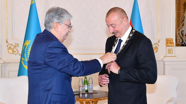 Ильхам Алиев награжден казахстанским орденом Золотой Орел - Sputnik Азербайджан