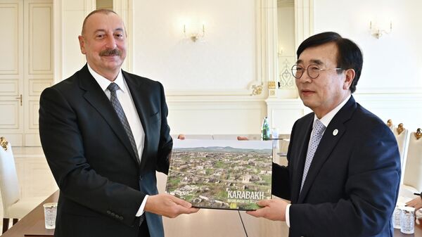 Prezident İlham Əliyev Koreya Respublikası Prezidentinin xüsusi nümayəndəsini qəbul edib - Sputnik Azərbaycan
