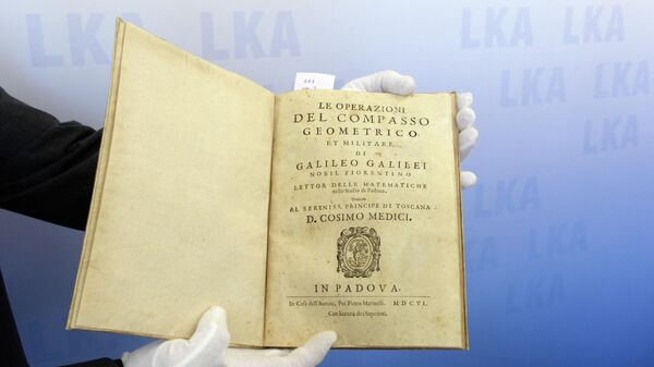 Книга  Le operazioni del compasso geometrico Галилео Галилея 1606 года - Sputnik Азербайджан