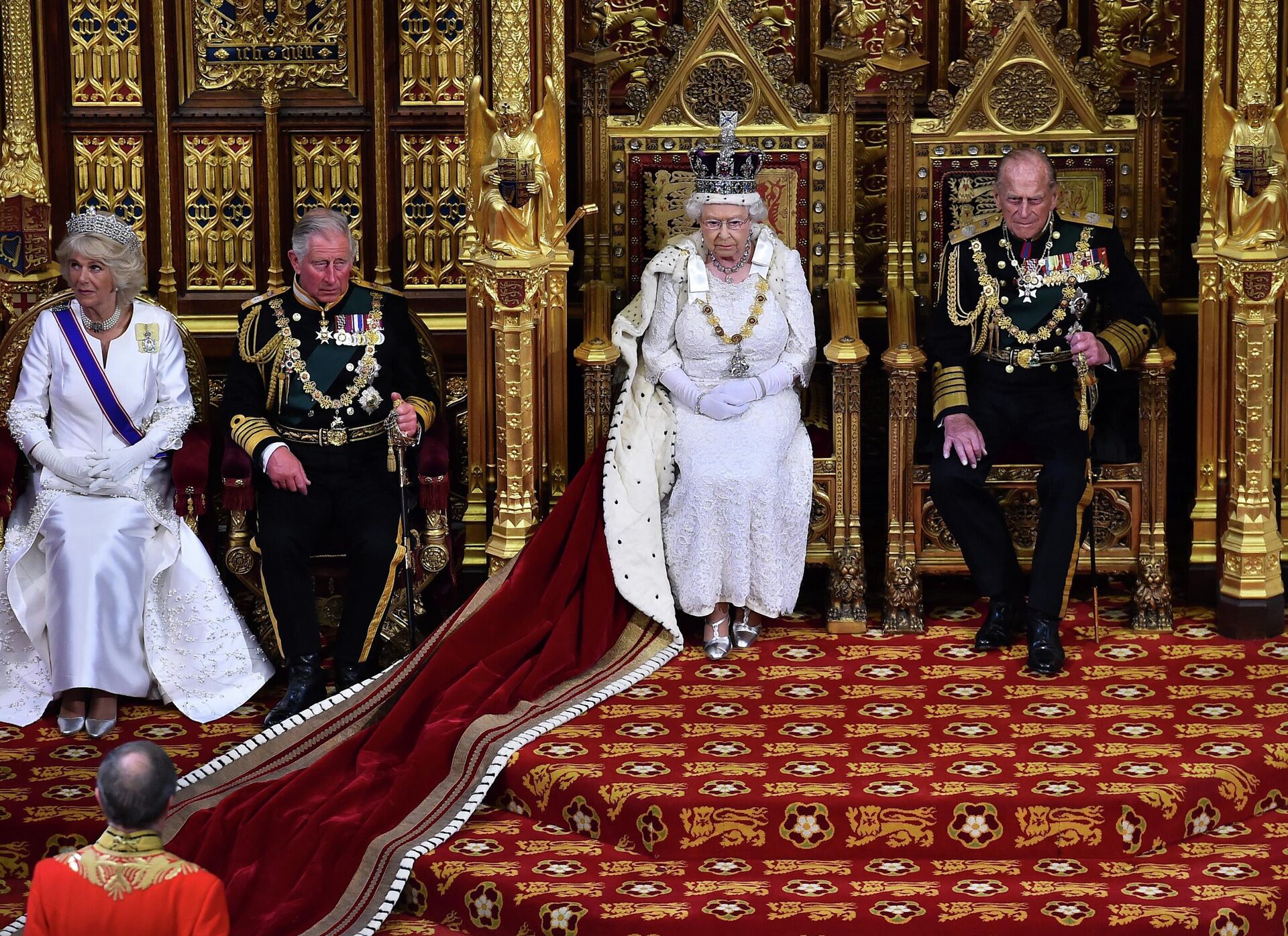 Королева Великобритании Елизавета II сидит на троне в Палате лордов, 2022 год - Sputnik Азербайджан, 1920, 09.09.2022