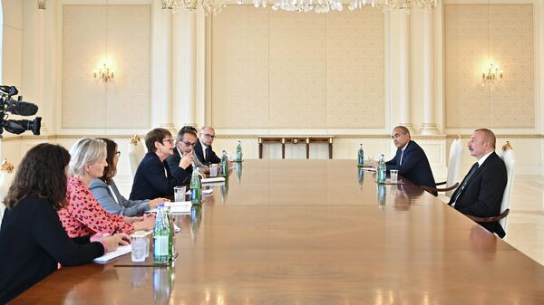 Президент Азербайджана и глава ЕБРР обсудили проект Южный газовый коридор - Sputnik Азербайджан