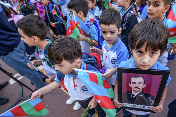 В этом учебном году в Азербайджане свыше 164 тыс. детей пойдут в первые классы. - Sputnik Азербайджан