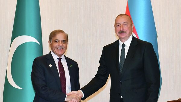Президент Азербайджана Ильхам Алиев встретился в Самарканде с премьер-министром Пакистана - Sputnik Азербайджан
