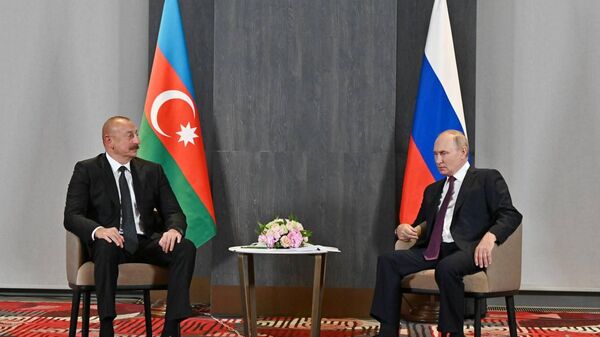 Алиев проинформировал Путина о ситуации на армяно-азербайджанской границе. - Sputnik Азербайджан