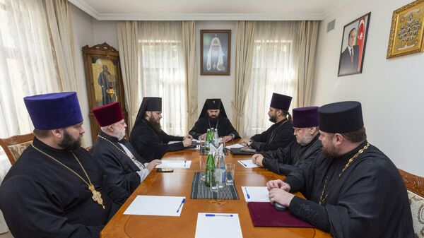 Архиепископ Феофилакт провел в Баку заседание совета Бакинской и азербайджанской епархии - Sputnik Азербайджан