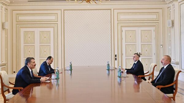Президент Азербайджана Ильхам Алиев принял министра здравоохранения Турции Фахреттина Коджу - Sputnik Азербайджан