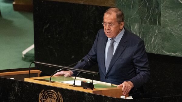 Rusiyanın xarici işlər naziri Sergey Lavrov BMT Baş Assambleyasının 77-ci sessiyasının ümumi siyasi müzakirəsindəki çıxışı zamanı - Sputnik Azərbaycan