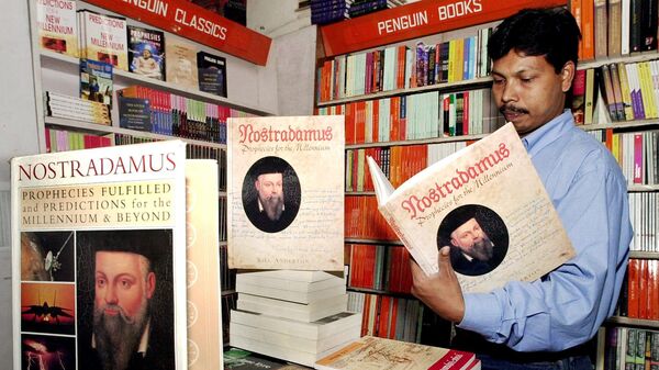Продажа книг Нострадамуса - Sputnik Азербайджан