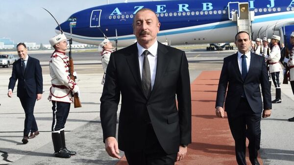 Президент Азербайджана Ильхам Алиев прибыл с официальным визитом в Болгарию - Sputnik Азербайджан