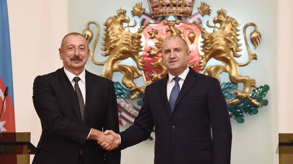 Президент Азербайджанской Республики Ильхам Алиев и Президент Республики Болгария Румен Радев выступили с заявлениями для печати - Sputnik Азербайджан