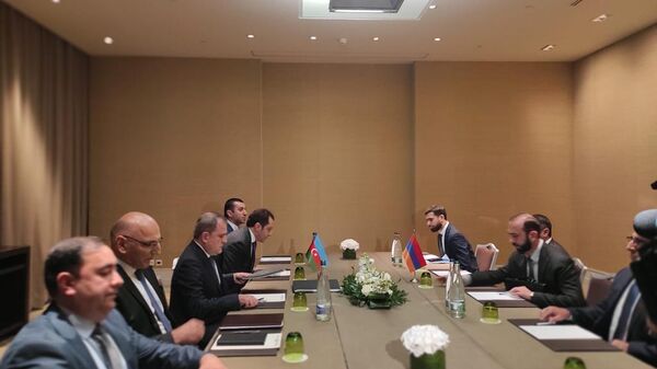 В Женеве начались переговоры глав МИД Азербайджана и Армении - Sputnik Азербайджан