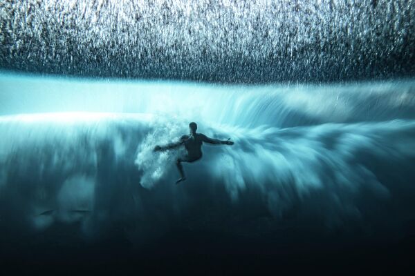 Снимок французского фотографа Ben Thouard, победивший в конкурсе Ocean Photographer of the Year 2022.  - Sputnik Азербайджан