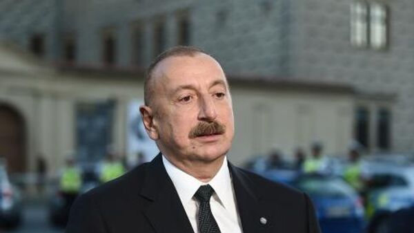 Prezident İlham Əliyev Praqada Azərbaycan televiziya kanallarına müsahibə verib - Sputnik Азербайджан