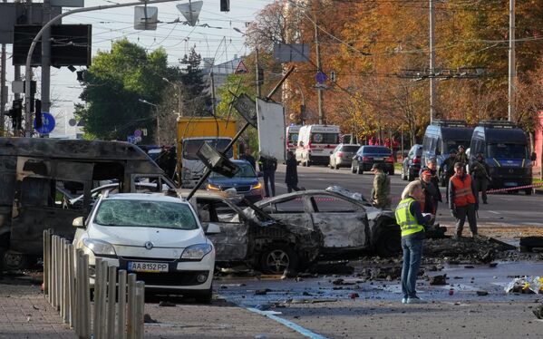 Последствия взрыва в Киеве утром 10 октября. - Sputnik Азербайджан