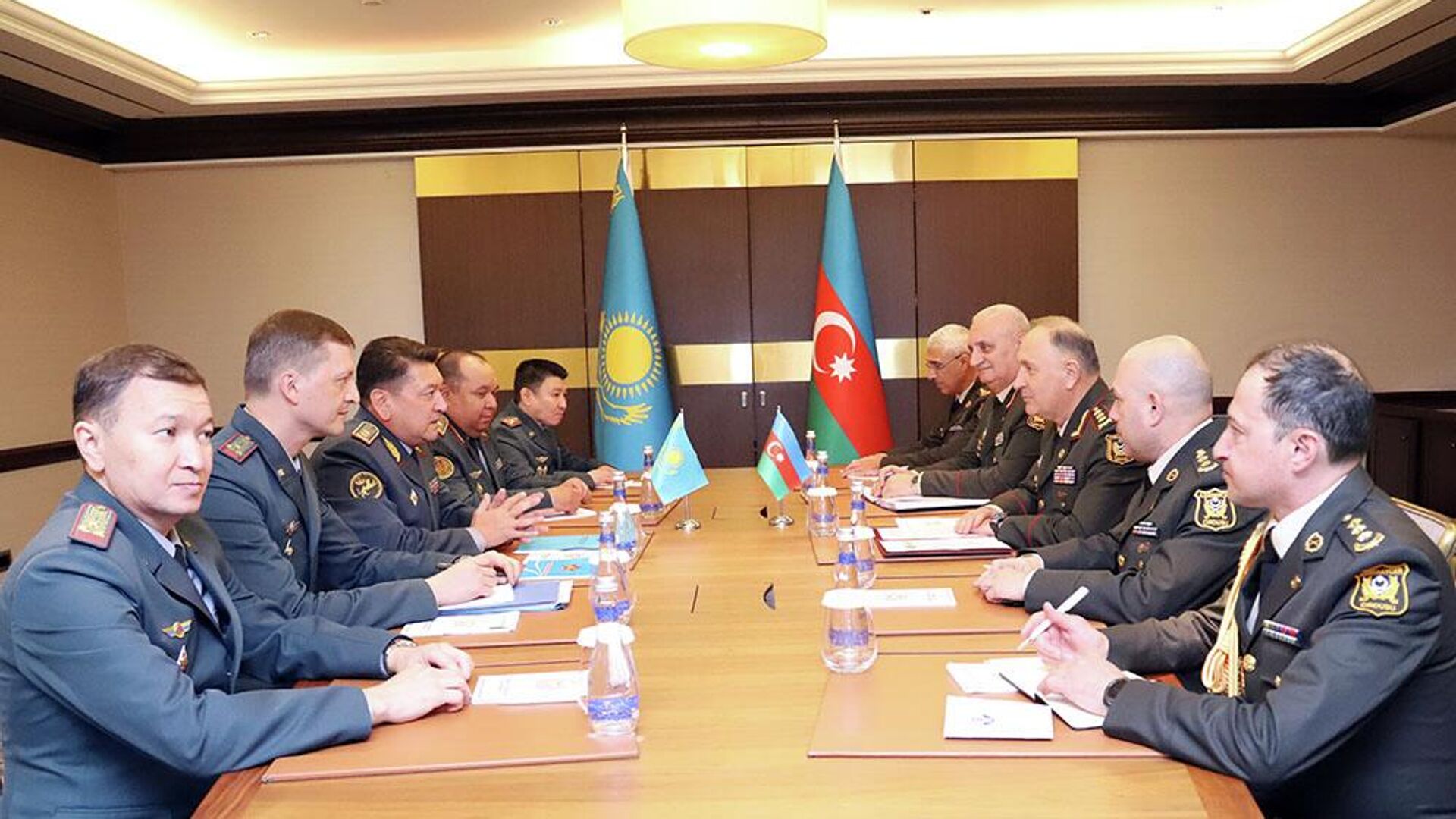 Начальник Генерального штаба Азербайджанской Армии встретился со своим казахстанским коллегой - Sputnik Азербайджан, 1920, 11.10.2022