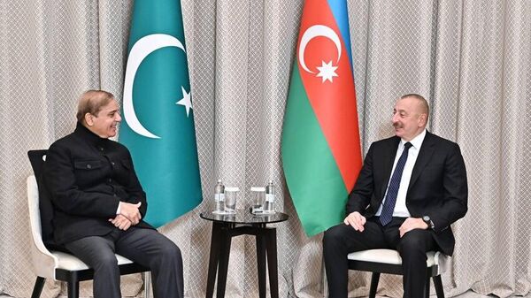 Встреча Президента Азербайджана Ильхама Алиева с премьер-министром Пакистана Шахбазом Шарифом - Sputnik Азербайджан