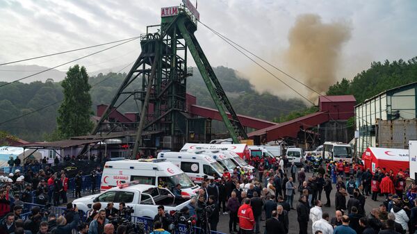Ситуация на угольной шахте в турецкой Амасре, где, в результате взрыва, погибли десятки шахтеров - Sputnik Azərbaycan