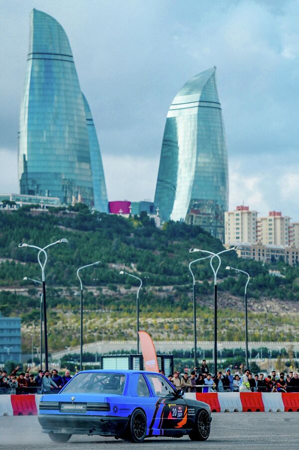 Финал одного из самых ожидаемых соревнований в мире &quot;Red Bull Car Park Drift&quot;. - Sputnik Азербайджан