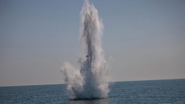 Взрыв морской мины, фото из архива - Sputnik Азербайджан