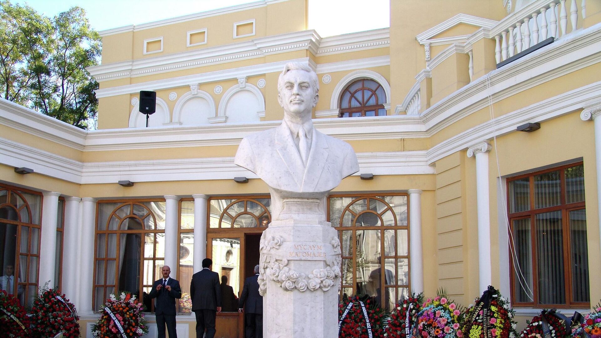 Памятник азербайджанскому композитору Муслиму Магомаеву, фото из архива - Sputnik Азербайджан, 1920, 19.10.2022