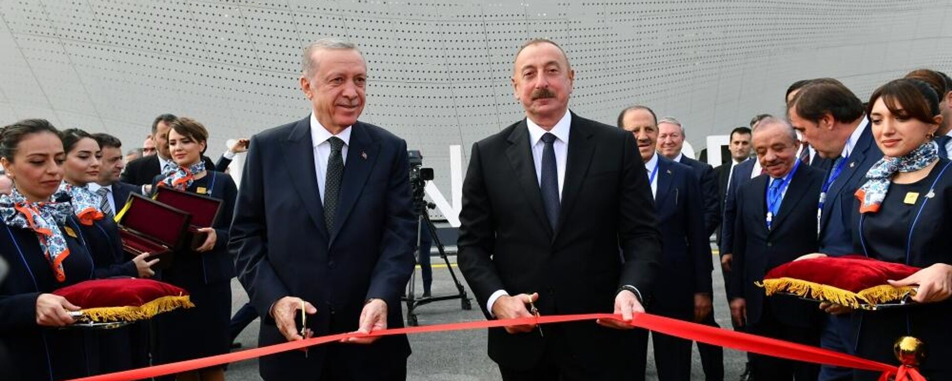 Президент Ильхам Алиев и Президент Реджеп Тайип Эрдоган приняли участие в церемонии открытия Зангиланского международного аэропорта - Sputnik Azərbaycan, 1920, 20.10.2022